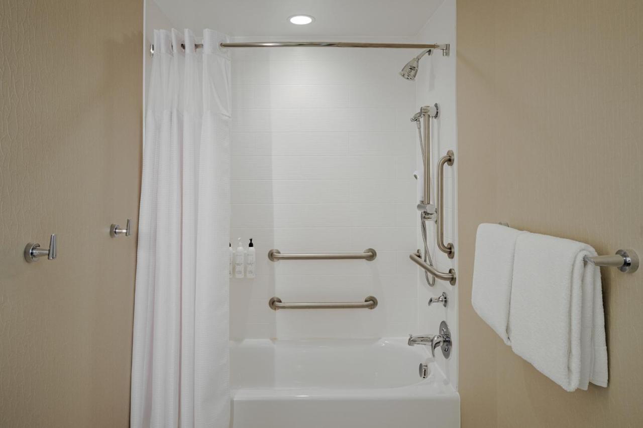 Springhill Suites By Marriott Bloomington Exterior foto